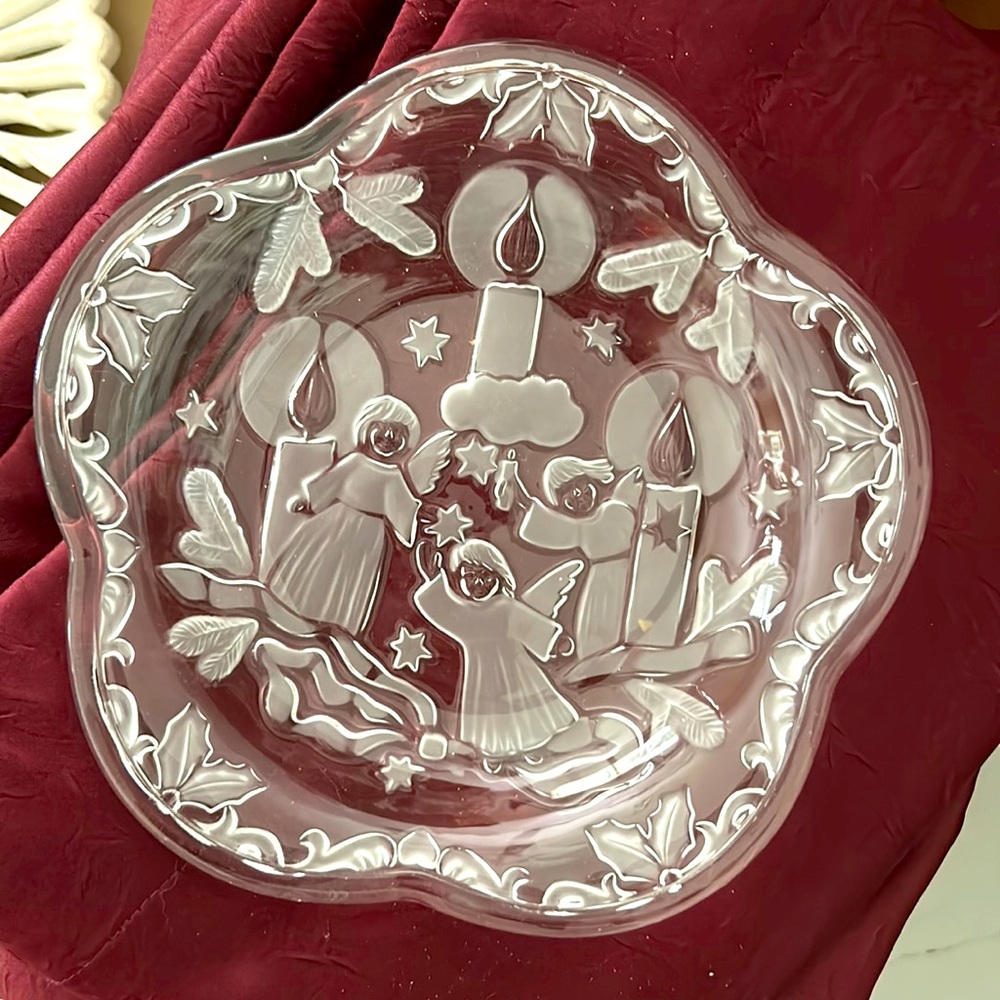 MIKASA "HOLIDAY LIGHTS" CHRISTMAS CRYSTAL PLATE